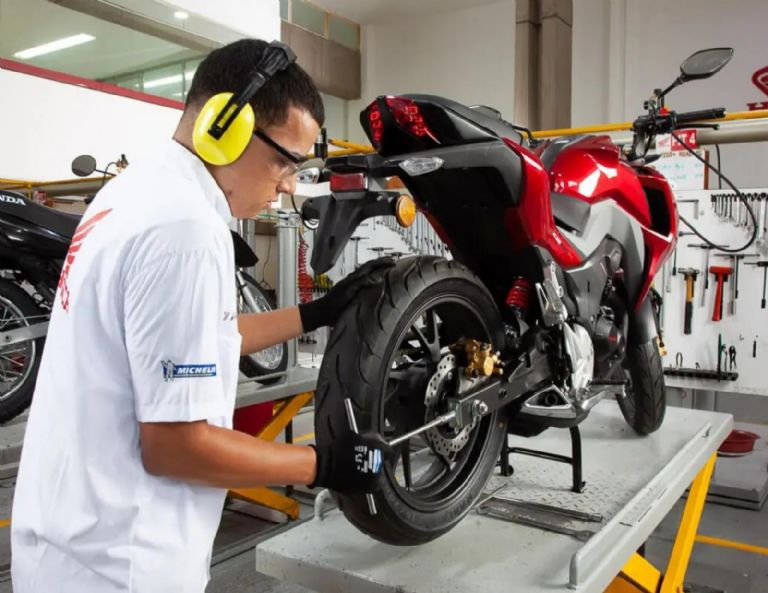 Esto se debe hacer antes de llevar tu moto al servicio de agencia