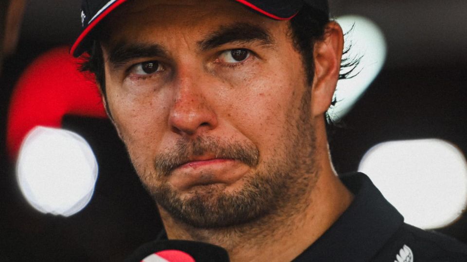 Checo Pérez continúa con su mala racha en la máxima categoría del automovilismo.