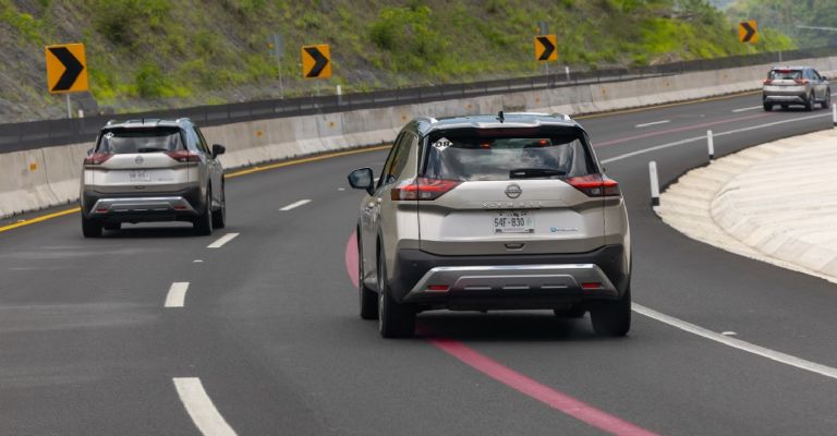 Manejo de la Nissan X-Trail e-Power 2024