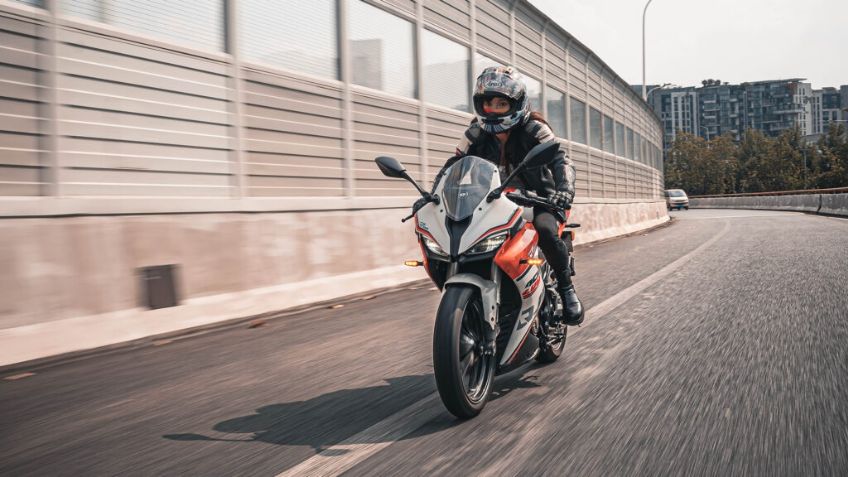 ¿Una moto deportiva, barata y de fabricación china? Así es la QJ Motor SRK 250 RS y se vende en México este 2024