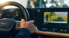 Es eléctrica, no cuesta más del millón de pesos y destaca por su equipamiento, también es hecha en México