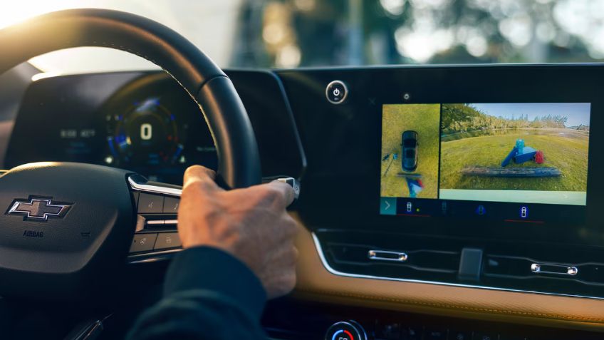 Es eléctrica, no cuesta más del millón de pesos y destaca por su equipamiento, también es hecha en México