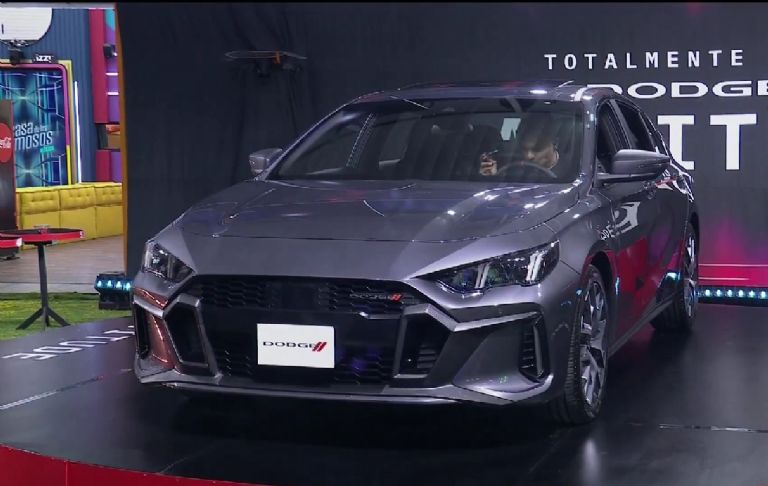 Dodge Attitude 2025, el auto que se ganó Ricardo Peralta en LCDLFM