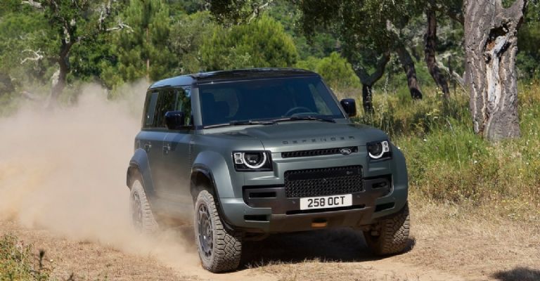 Land Rover Defender Octa 2025
