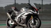 Foto ilustrativa de la nota titulada ¿Cuánto cuesta la Aprilia RSV4 RR? Una moto deportiva ligera y poderosa