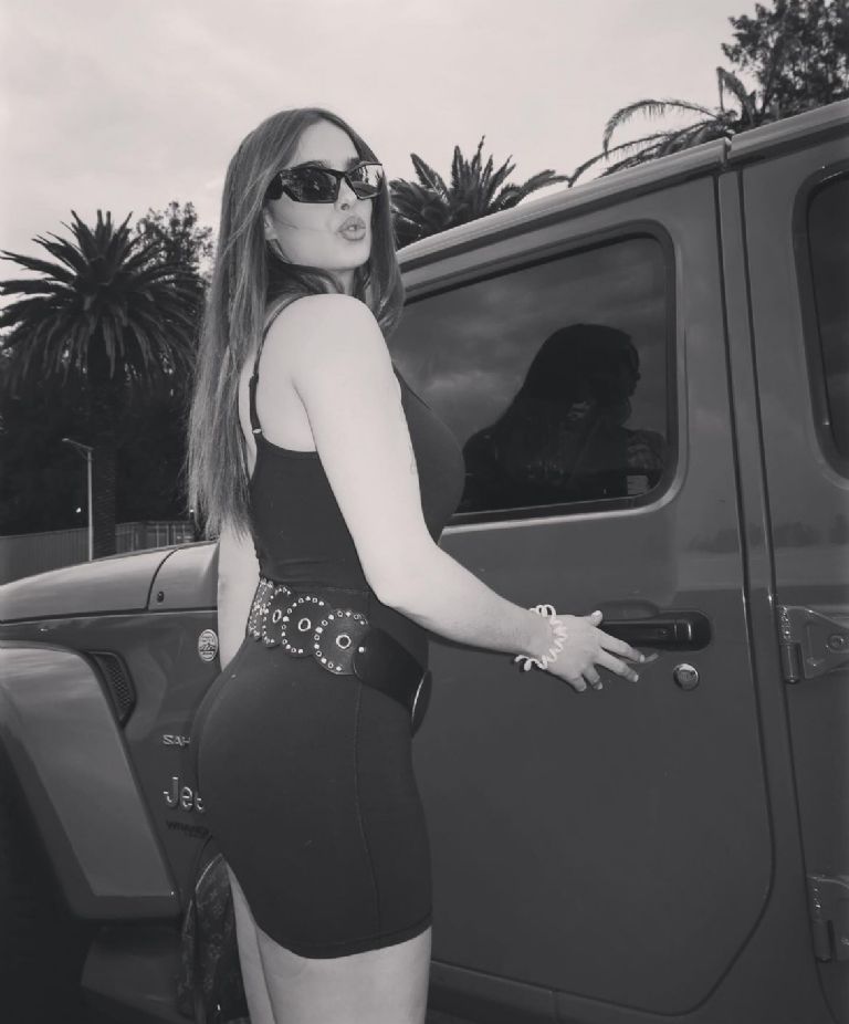 Gala Montes tiene un Jeep Wrangler Unlimited Sahara