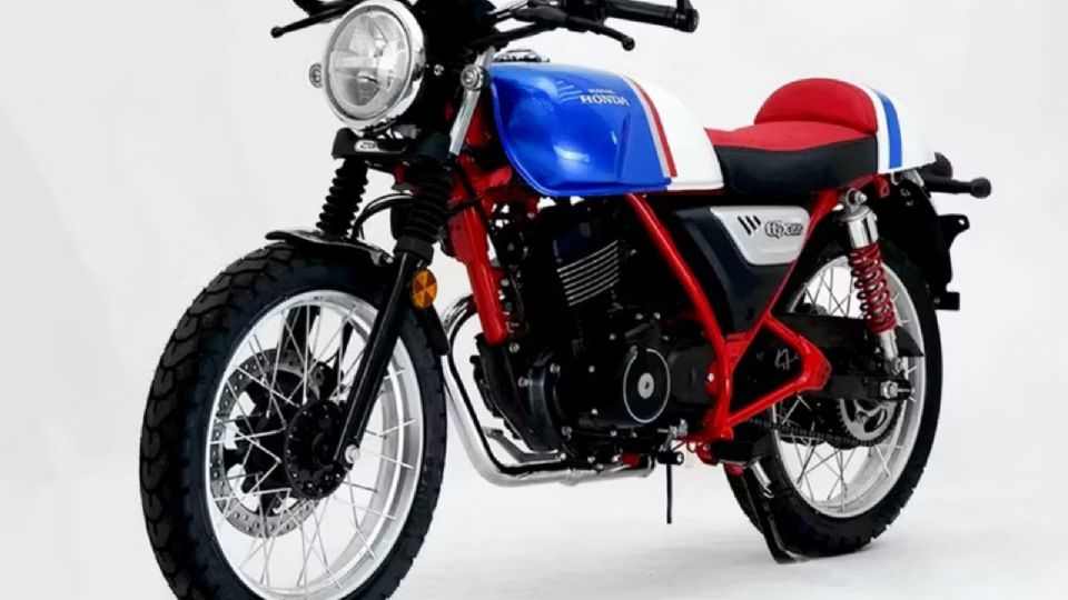 El modelo 2025 de esta motocicleta es más café racer