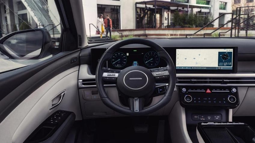 Tiene diseño agresivo, es deportiva y se trata de una SUV híbrida