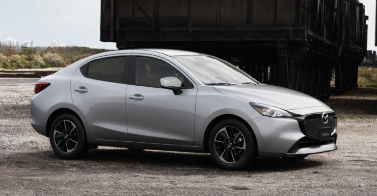 Mazda 2 Sedán 2025