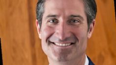 ¿No están contratando? Estos son los beneficios del nuevo CEO de Starbucks: ¡viajes en aviones privados!