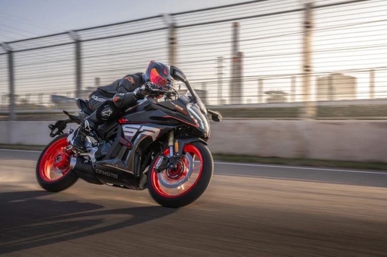 Cuánto corre la motocicleta CFMoto 450SR S