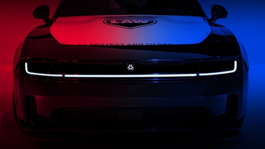 Dodge Charger EV 2025 se viste como vehículo de policía y sí que impone