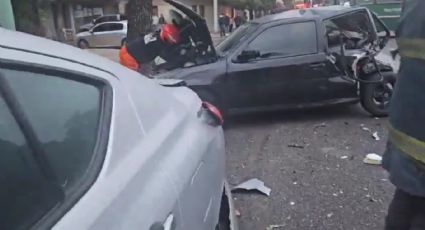 Viral: Este mecánico iba a entregar autos a sus dueños, fueron chocados por un camión ese mismo día