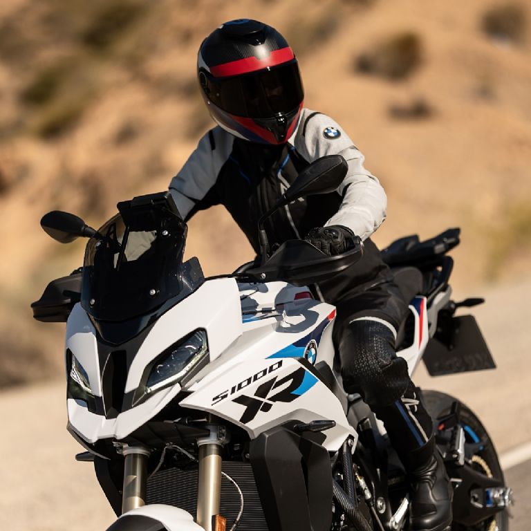 Cómo saber si un casco de motociclismo está certificado