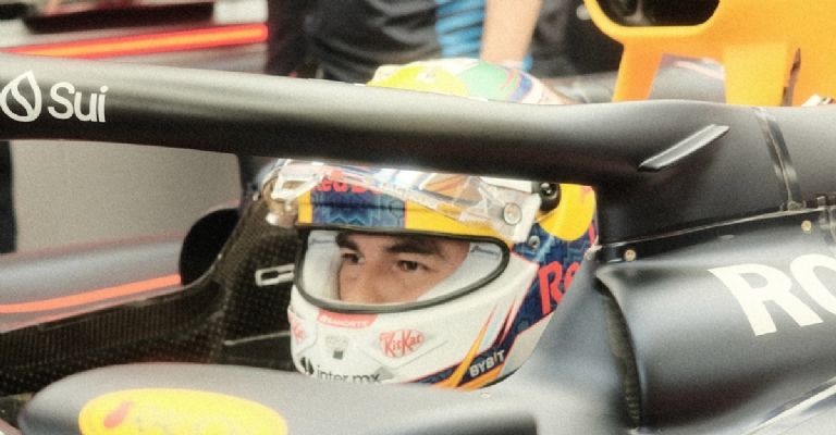 Checo Pérez y Max Verstappen