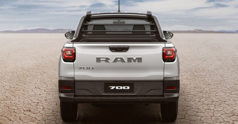 RAM 700 2024