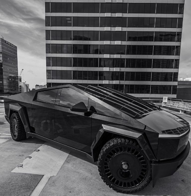 Tesla Cyberbeast El nuevo juguete de Shaquille O’Neal