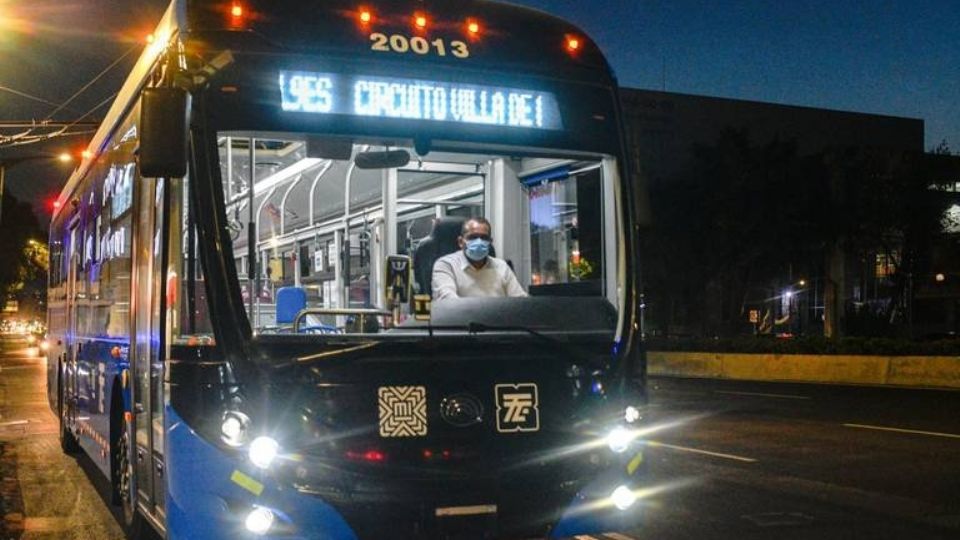 El Nochebús ha sido diseñado para llevar a los capitalinos a salvo a sus hogares.