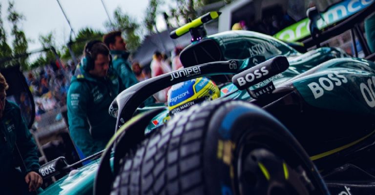 Aston Martin Pirelli