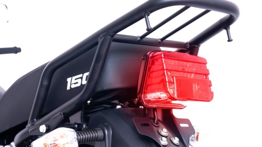 No es de Italika, pero esta moto de trabajo mexicana es barata y rendidora