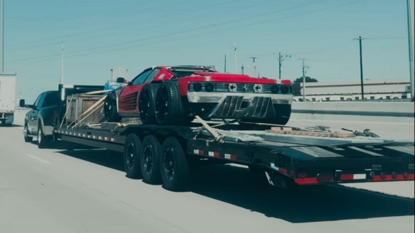 Viral: Este Ferrari Testarossa parece tener 6 llantas y sería todoterreno