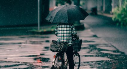 ¿Cómo conducir una bicicleta bajo la lluvia? Consejos para rodar con precaución