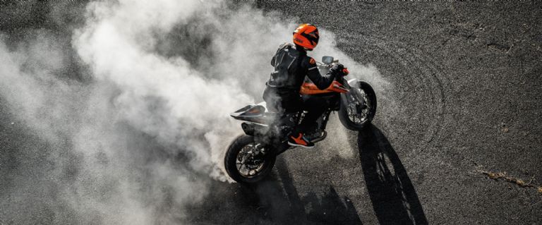 Qué precio tiene la moto KTM 790 Duke
