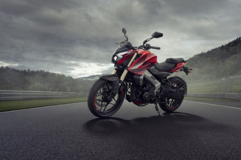 Cuál es el precio de introducción de la Bajaj Pulsar NS400