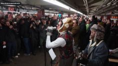 Bad Bunny sorprende a sus fans en el Metro de Nueva York, uno de los más antiguos en todo el mundo