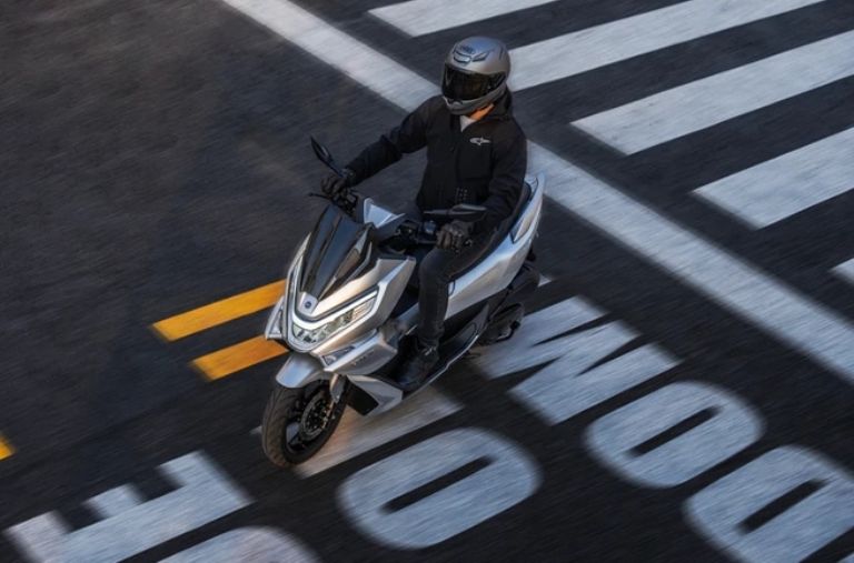 Características y especificaciones del scooter CFMoto 150SC