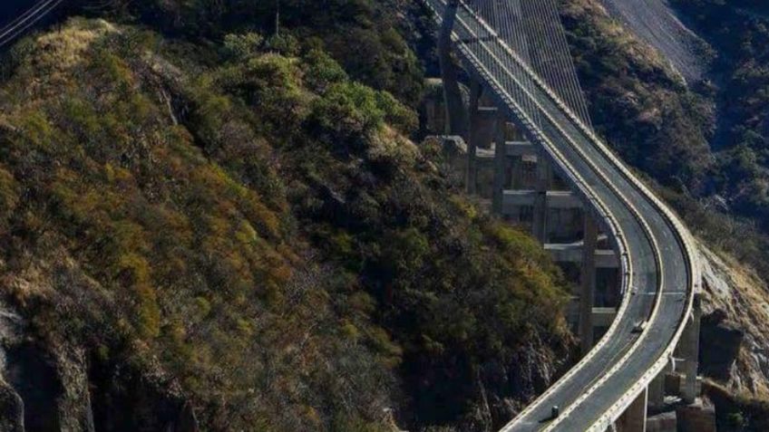 Claudia Sheinbaum confirma la ampliación de 11 tramos carreteros y 20 puentes vehiculares