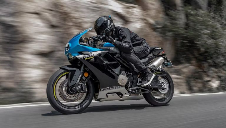 Qué precio tiene la CFMoto 500 SR VOOM