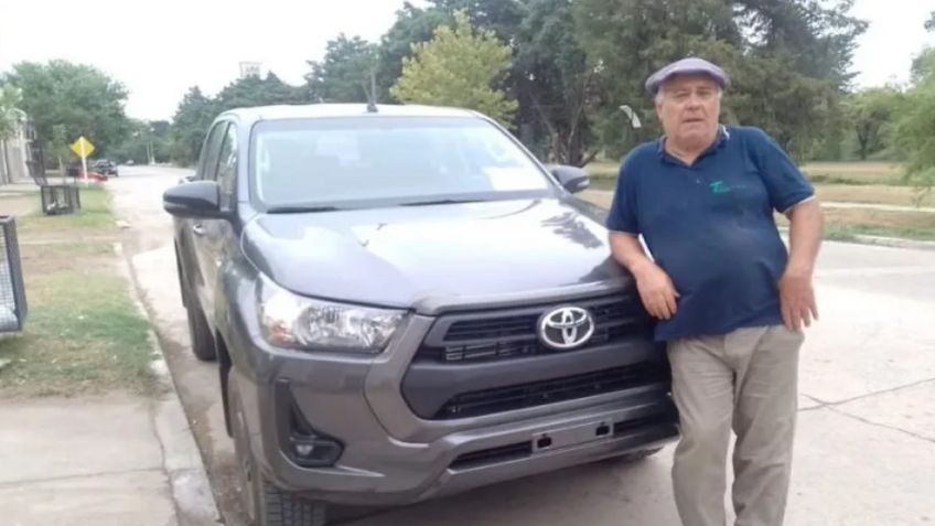 Viral: Trabajó 30 años, y este jefe le regaló una pick-up Toyota nueva