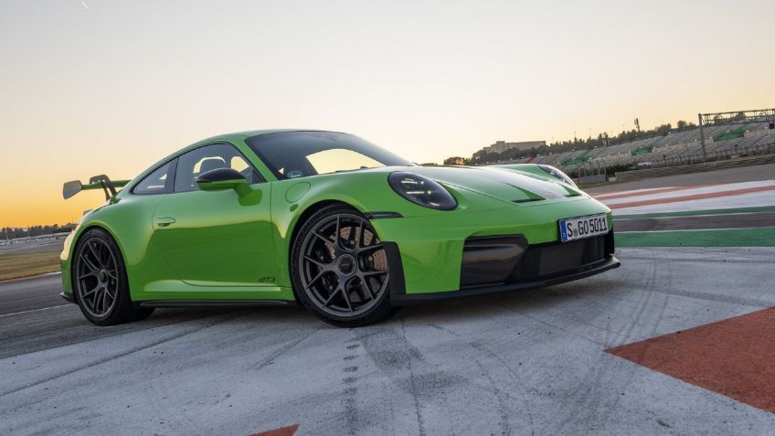 Viral: Una mujer de 92 años fue multada a exceso de velocidad en un Porsche 911, iba a más de 200 km/h