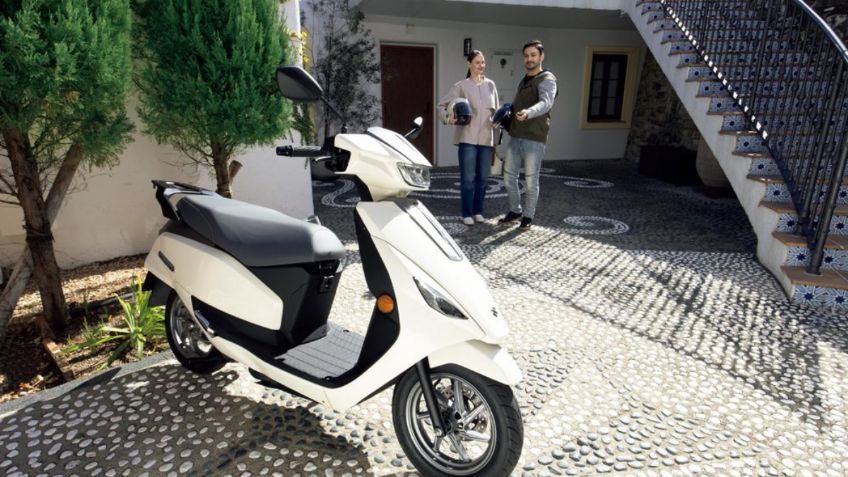 ¡Suzuki ya presentó su primer scooter eléctrico! Se llama e-Address y es 100% urbano