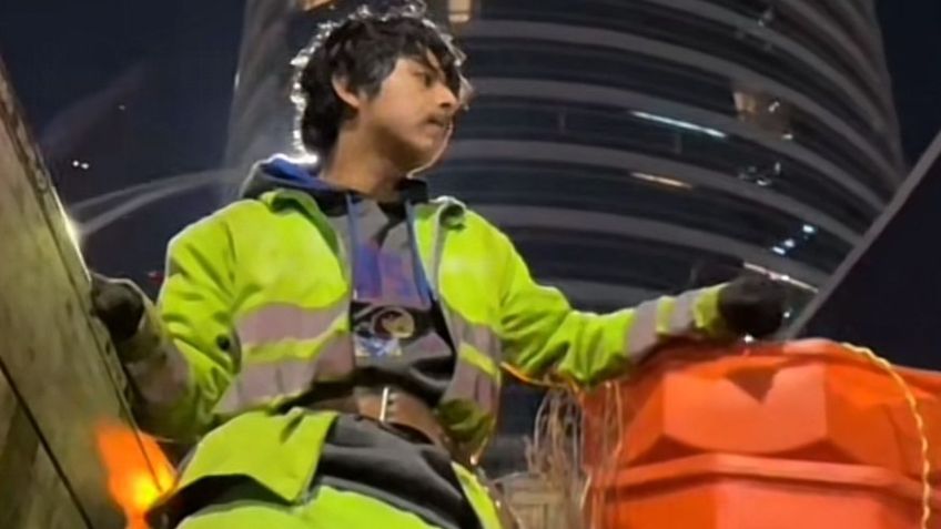 Barrendero de la CDMX se hace viral por compartir su música en TikTok, ¡apoyemos el talento mexa!