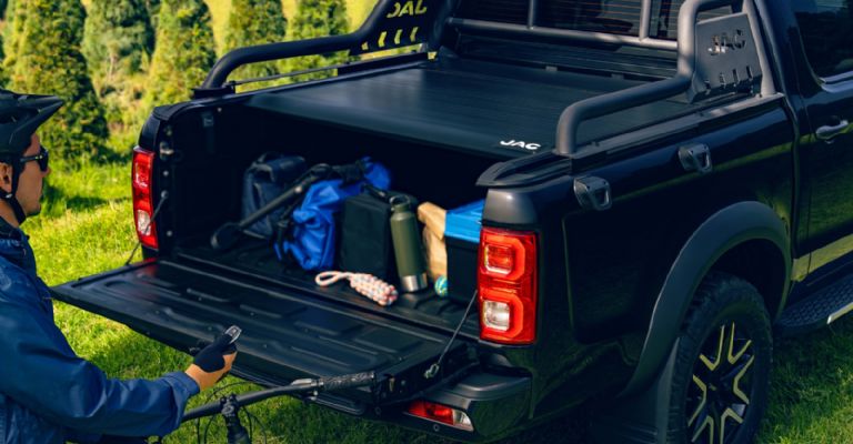 JAC Frison T8 Adventure 