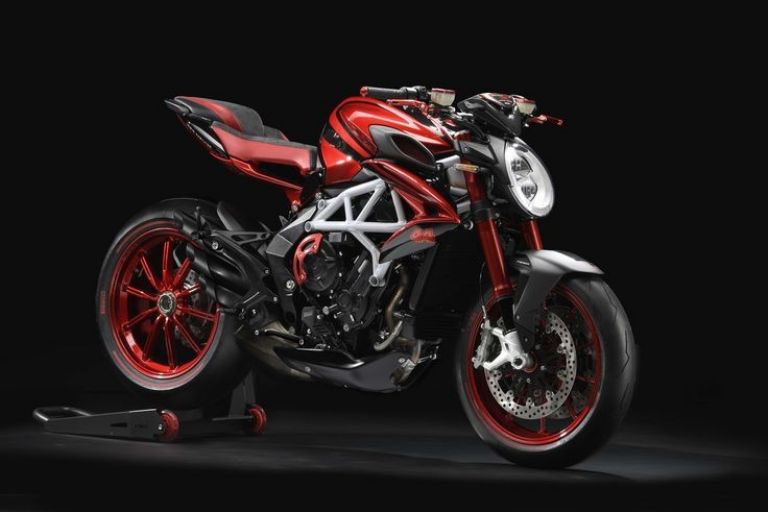 Lewis Hamilton y MV Agusta es la Brutale 800 RR LH44