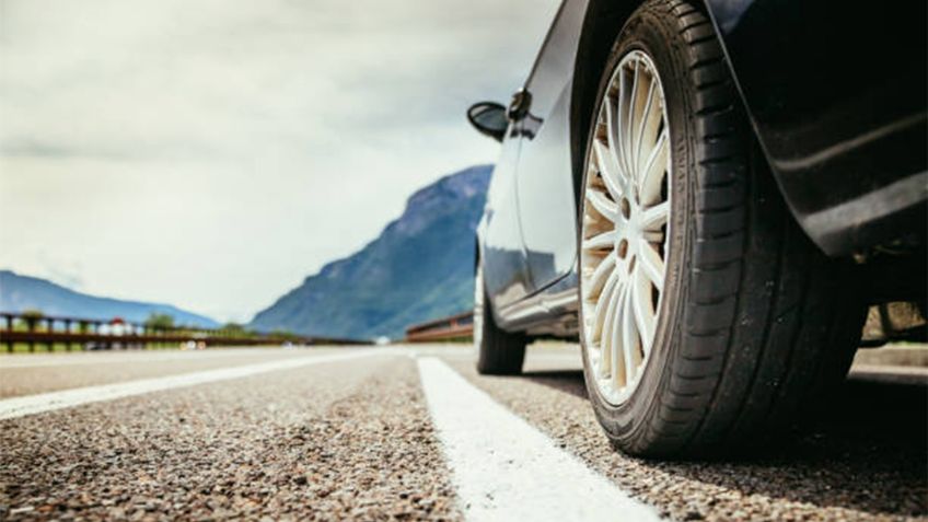 ¿Cómo identificar si tu auto necesita alineación antes de salir a carretera?