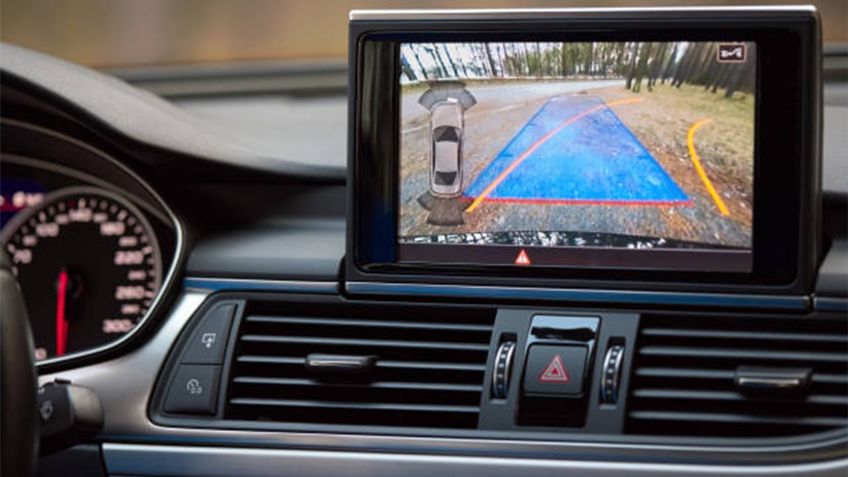 Sensores y cámaras de autos: cómo ayudan a evitar daños por maniobras en espacios reducidos