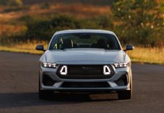 Foto ilustrativa de nota Ford revela que las ventas del Mustang han mejorado en 2025, los eléctricos no tanto