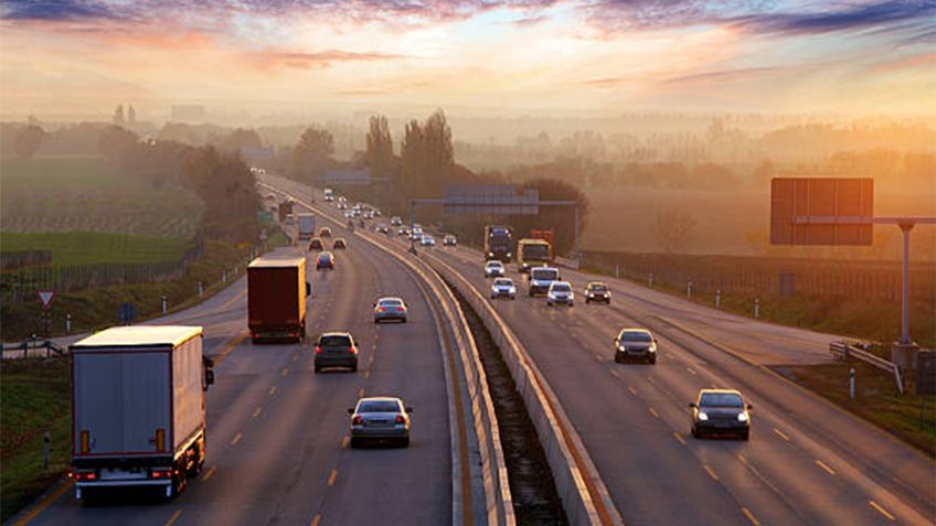 ¿Cómo anticipar maniobras peligrosas de otros conductores en carretera?