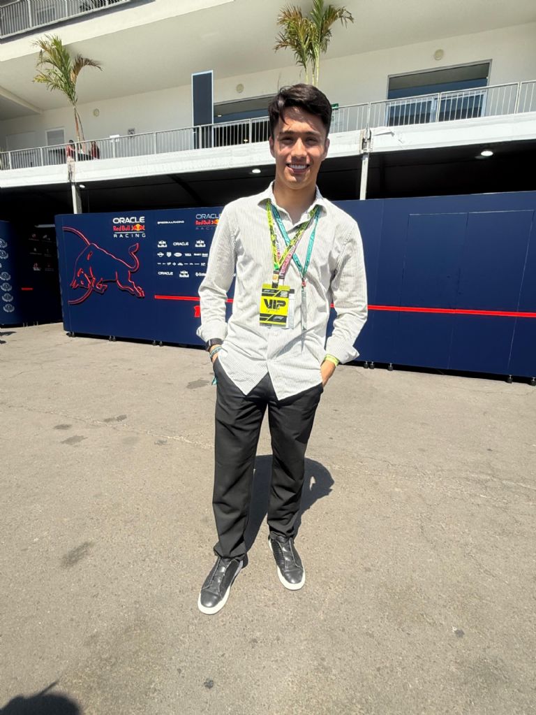 Noel León. Piloto de Fórmula 2