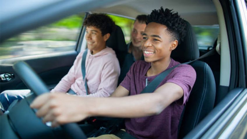 Errores comunes de los conductores novatos al manejar en carretera