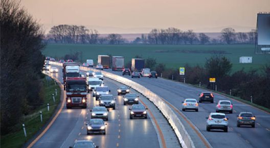 ¿Cómo ganar confianza al conducir en carretera por primera vez?