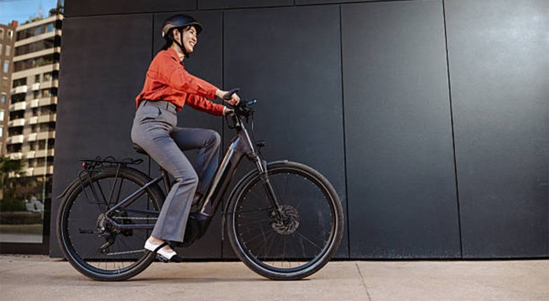 ¿Se debe contar con licencia para conducir una bici eléctrica en la CDMX?