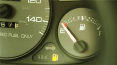¿Cómo afecta la batería defectuosa al consumo de gasolina del auto?