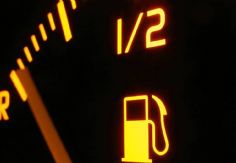 Foto ilustrativa de nota ¿Cómo calcular el rendimiento real de la gasolina de tu auto sin depender del indicador de tablero?