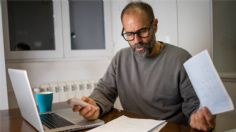 ¿Se puede deducir un auto registrado a nombre de un socio o familiar? Reglas del SAT