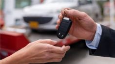 ¿Puede el SAT congelar tu cuenta o embargar tu auto por deudas fiscales?